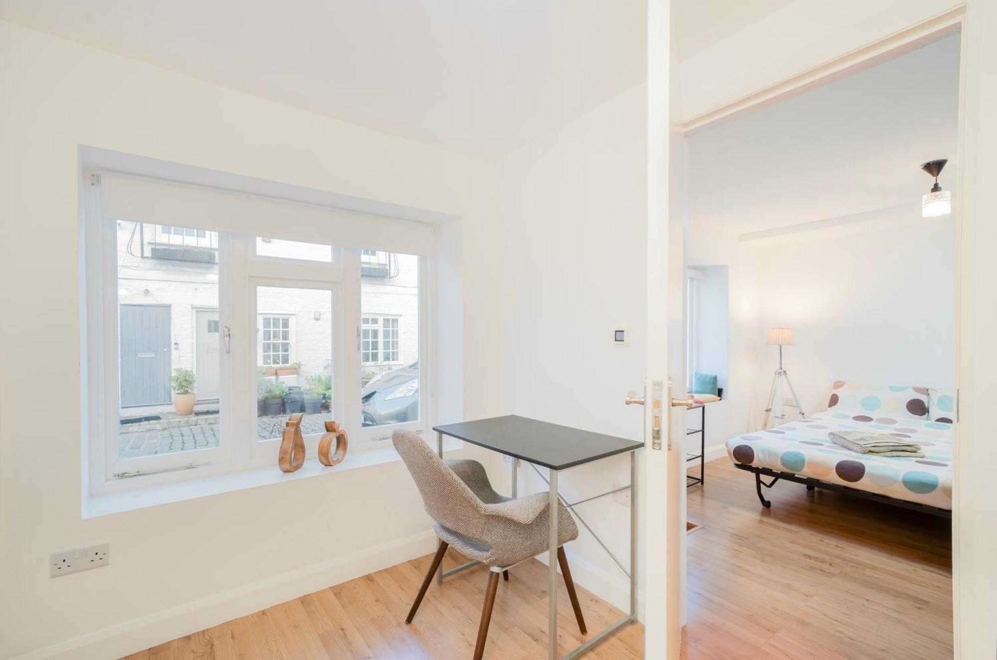 Modern One Bedroom Flat In Central Лондон Экстерьер фото