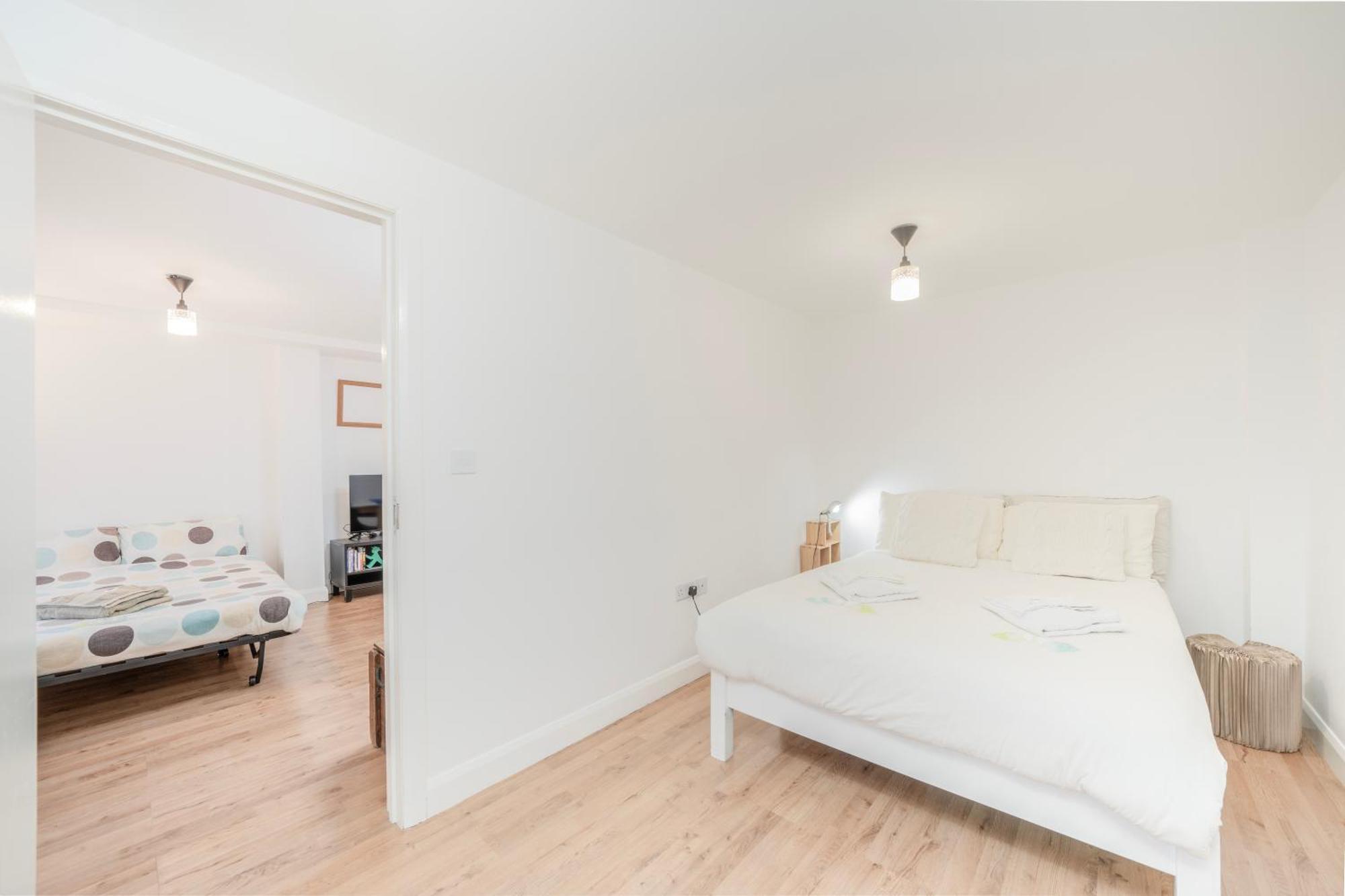 Modern One Bedroom Flat In Central Лондон Экстерьер фото